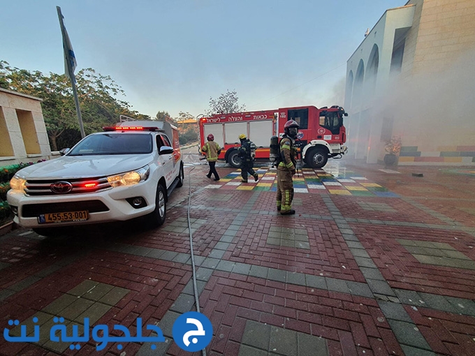 حريق داخل مدرسة حسين الهواشلة الابتدائية في قصر السر في النقب يسبب أضرار جسيمة